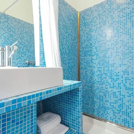 Bright & Beautiful With 2 Beds Apartmán Lisboa