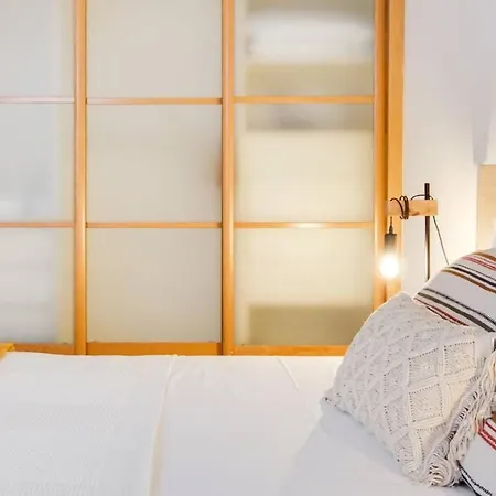 Bright & Beautiful With 2 Beds * Лиссабон