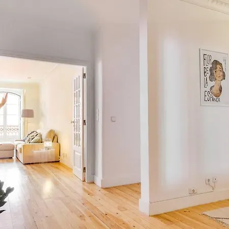 Bright & Beautiful With 2 Beds Apartamento Lisboa